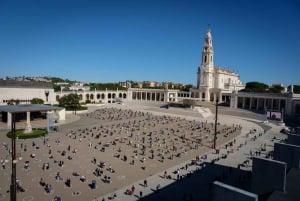 Desde Lisboa: excursión de un día a Santiago de Compostela con Fátima.