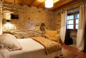 From Oia: 9-Day Guided Camino Walking Tour to Santiago