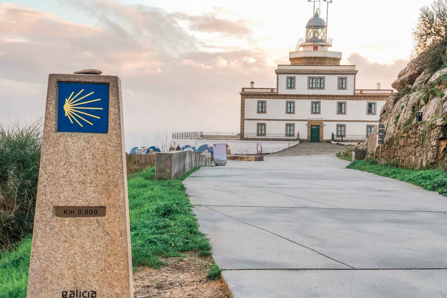 De Santiago a Fisterra: Descubre la belleza salvaje de la Costa da Morte