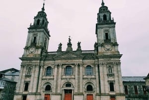 LUGO: Private Guided Walking Tour