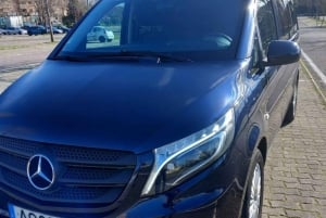 Oporto Airport: Private Transfer to Santiago de Compostela