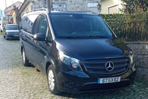 Oporto Airport: Private Transfer to Santiago de Compostela