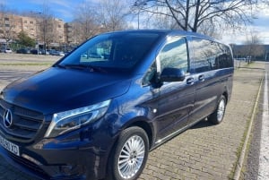 Oporto Airport: Private Transfer to Santiago de Compostela