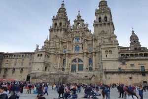 Premium Porto Santiago Compostela-tur med frokost og vinsmagning