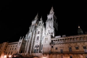 Santiago de Compostela: Terra di leggende e tour serale delle meighe