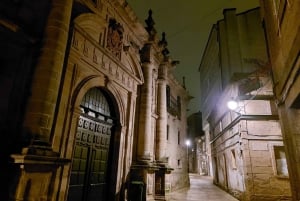 Santiago de Compostela: Terra de Lendas e Meigas Tour Noturno