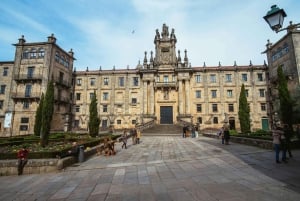 Santiago de Compostela: City tour and typical galician meal