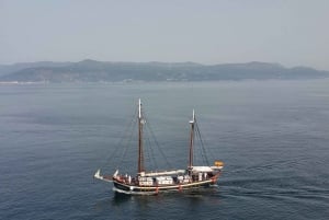 Solnedgång i skonare segling Vigo ria