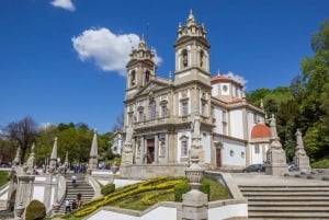Travel Porto to Santiago Compostela with stops along the way