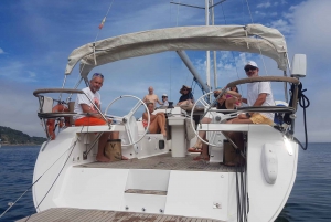 Vigo: Cíes Islands Sailboat Excursion with Skipper