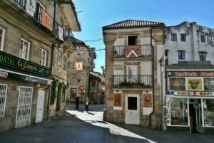 Vigo: Old Quarter Tour with Deluxe Late Breakfast