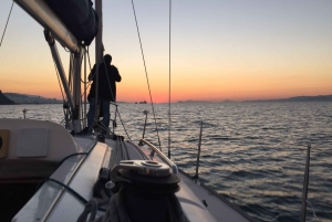 Vigo: Vigo Estuary Private 1-Night Romantic Sailboat Trip