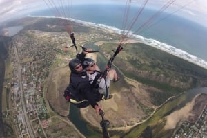 Eventyrlig tandem-paragliding-flyvning