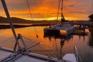 Knysna: Luxury Sunset Cruise with Captain's Barbeque