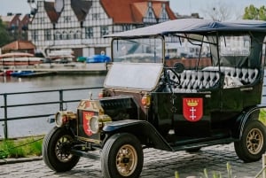 60 min of sightseeing in retro cars, Gdansk