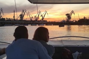 Gdańsk: Motława River Eco Cruise at Sunset with Prosecco