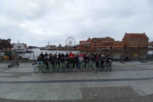 Gdansk: Dansk: Opastettu pyöräretki vanhaan kaupunkiin ja telakalle.