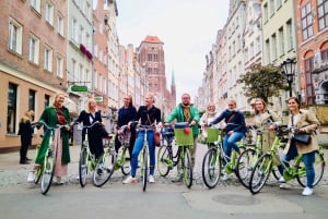 Gdansk: Visita guiada en bicicleta por el casco antiguo y los astilleros