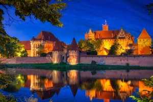 Gdańsk: Kvällstur till Malbork slott med limousine och vin