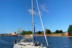 Gdańsk: Motlawa and Port yacht cruise with Prosecco