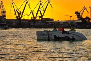 Gdańsk: Motława River Eco Cruise at Sunset with Prosecco