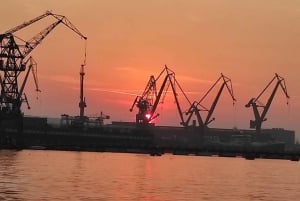 Gdańsk: Motława River Eco Cruise at Sunset with Prosecco