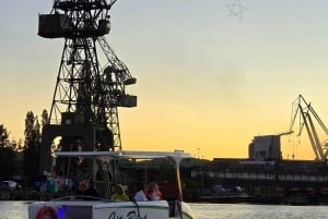 Gdańsk: Motława River Eco Cruise at Sunset with Prosecco