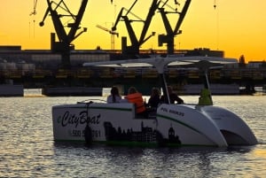 Gdańsk: Motława River Eco Cruise at Sunset with Prosecco