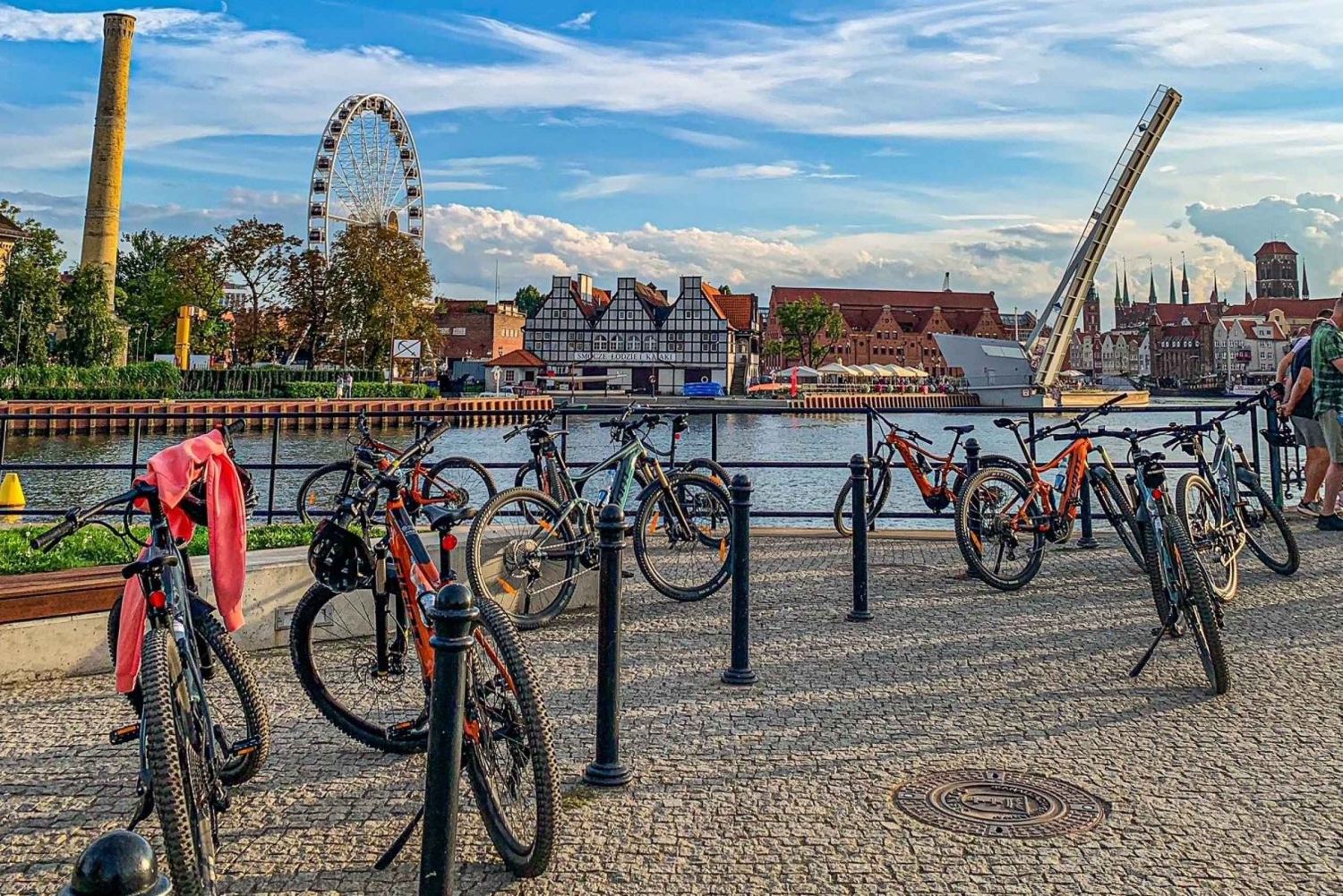 Gdansk: Private Audio Guide Tour with eBikes