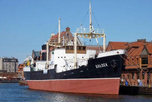 Gdańsk: Private Westerplatte Cruise with a Glass of Prosecco