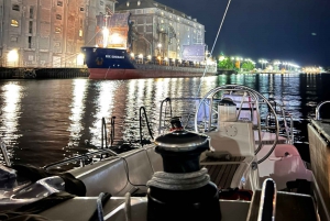 Gdansk: Scenic Evening Yacht Cruise with mulled wine