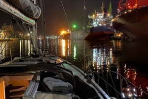 Gdansk: Scenisk yachtkryssning på kvällen med Prosecco