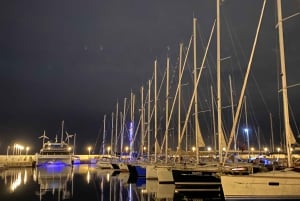 Gdansk: Crucero panorámico nocturno en yate con Prosecco