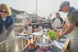 Gdańsk: Rejs po stoczni i porcie z degustacją pierogów