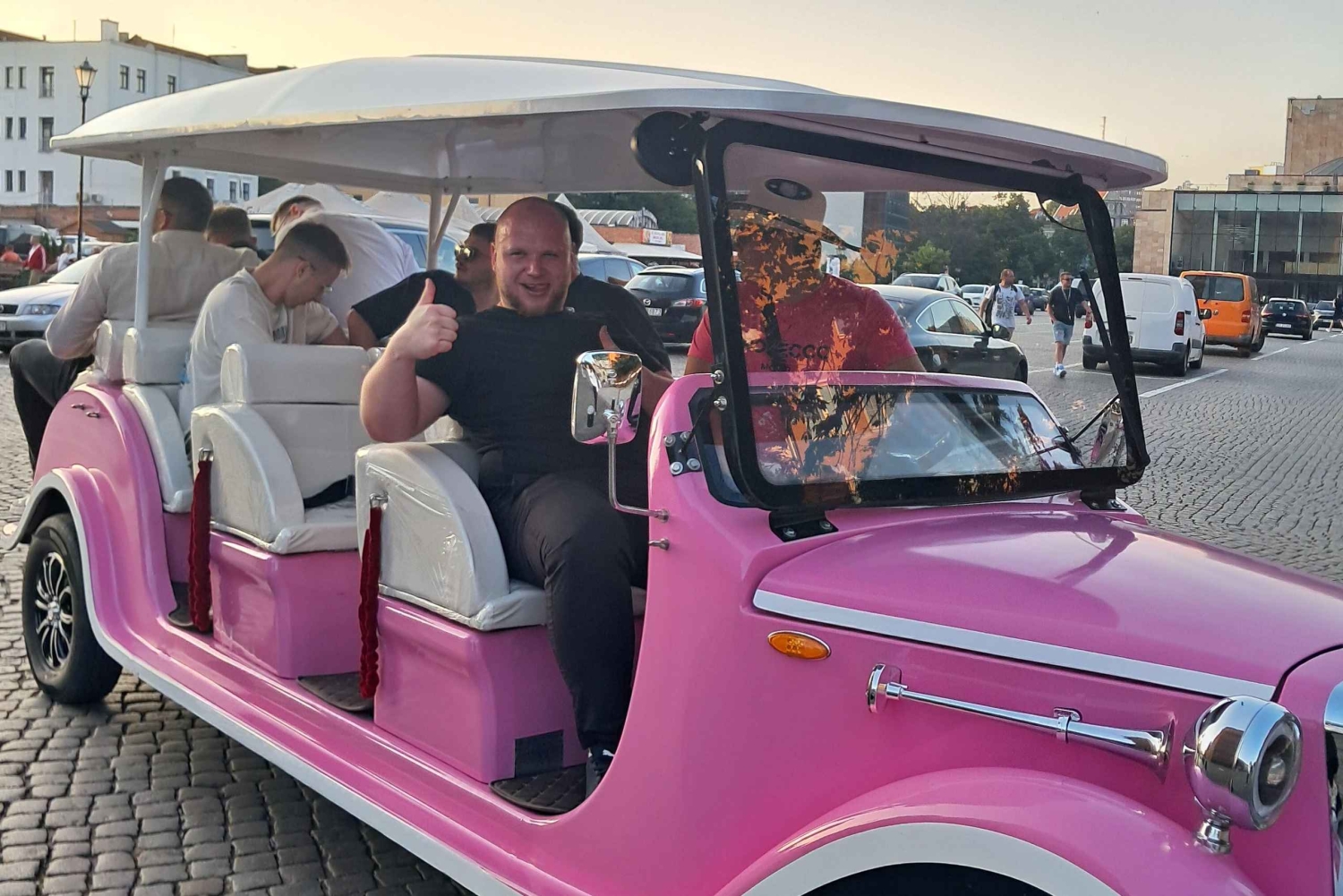 Gdańsk: Stylish Pink Retro Party Ride with Music & Photos