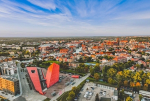 Retro Car Tour: Gdansk Viewpoint, Shipyard, Hidden Gems