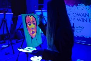 Neon Paint – Peinture et vin dans l'obscurité à Gdańsk !