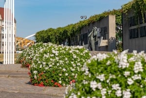 Retro Car Tour: Gdansk Viewpoint, Shipyard, Hidden Gems