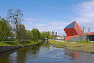 Retro Car Tour: Gdansk Viewpoint, Shipyard, Hidden Gems