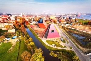 Retro Car Tour: Gdansk Viewpoint, Shipyard, Hidden Gems