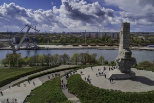 シュトゥットホーフ強制収容所とヴェステルプラッテ：プライベートツアー
