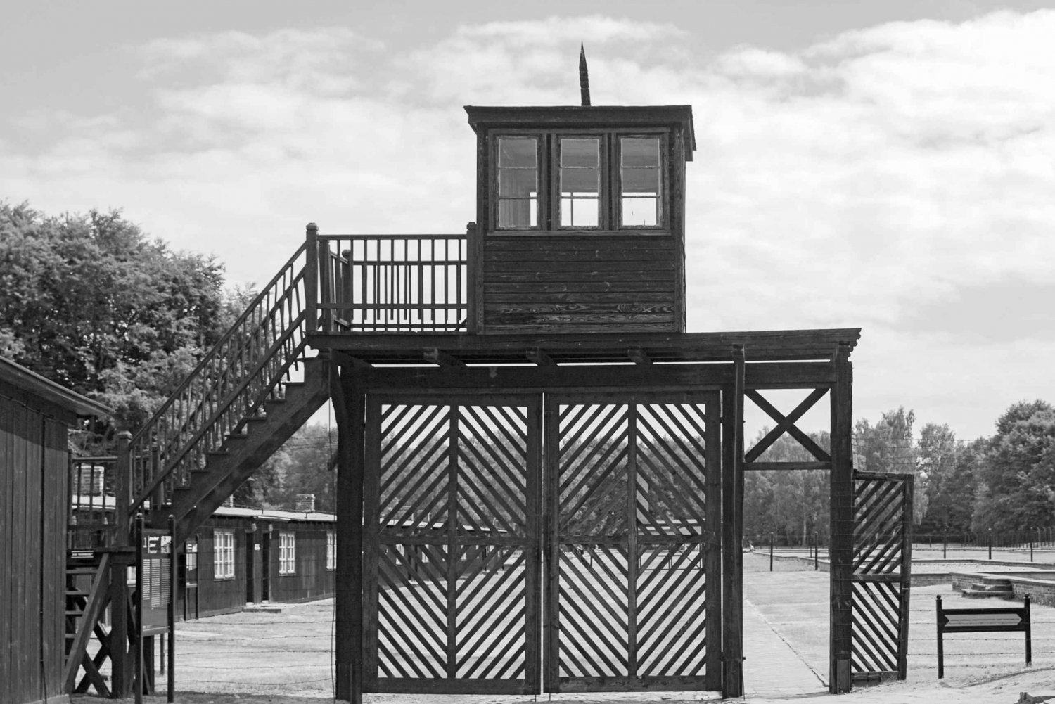 Stutthof Concentration Camp:Guided Tour with Transportation