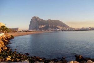 Gibraltar: Prywatna wycieczka z jaskinią św. Michała i małpami