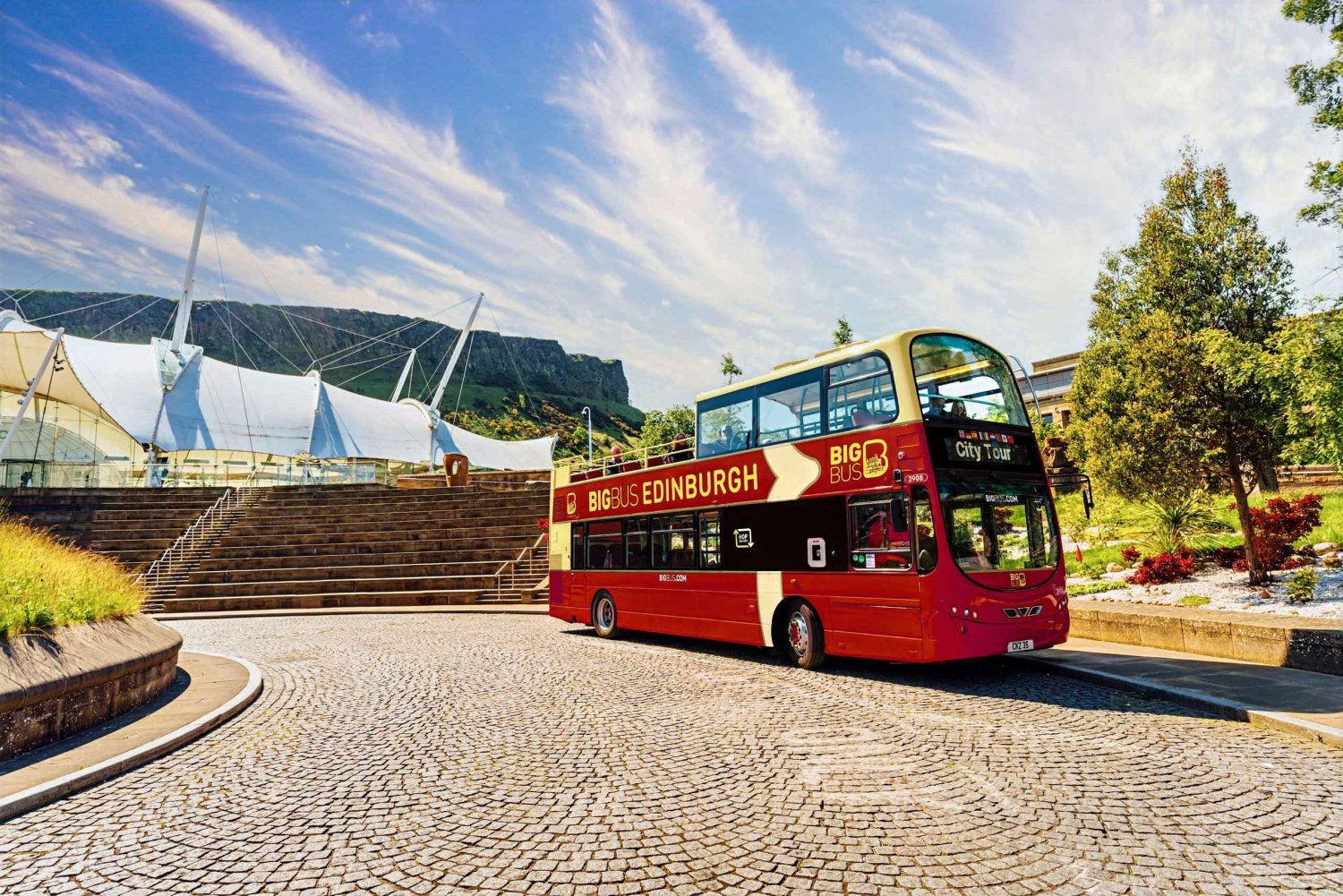 Edinburgh: Hop-On, Hop-Off Bus Tour City & Britannia Combo
