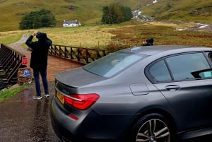 Edinburgh: Luxury Car and Driver Hire with Unlimited Mileage