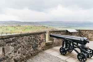 From Glasgow: Stirling Castle & Loch Lomond Tour with Cruise