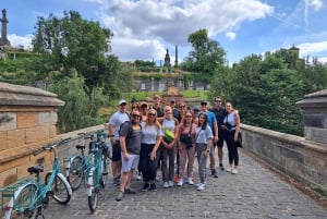 Glasgow: City, Green spaces and Clyde Bridges Bike Tour