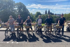 Glasgow: City Highlights Guided Bike Tour with Snacks