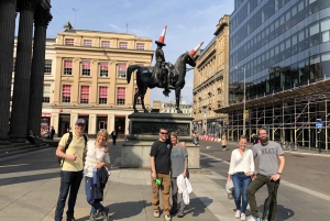 Glasgow: Private City Highlights Tour with a Local