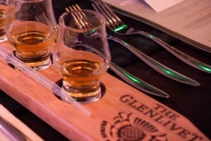 Glasgow: Whisky Flight and Scottish Cheeseboard